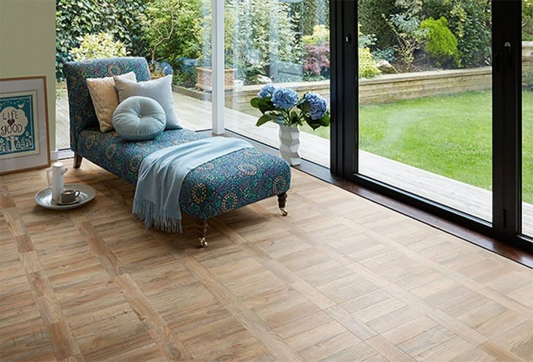 vinyl-flooring-showroom-03-w1200